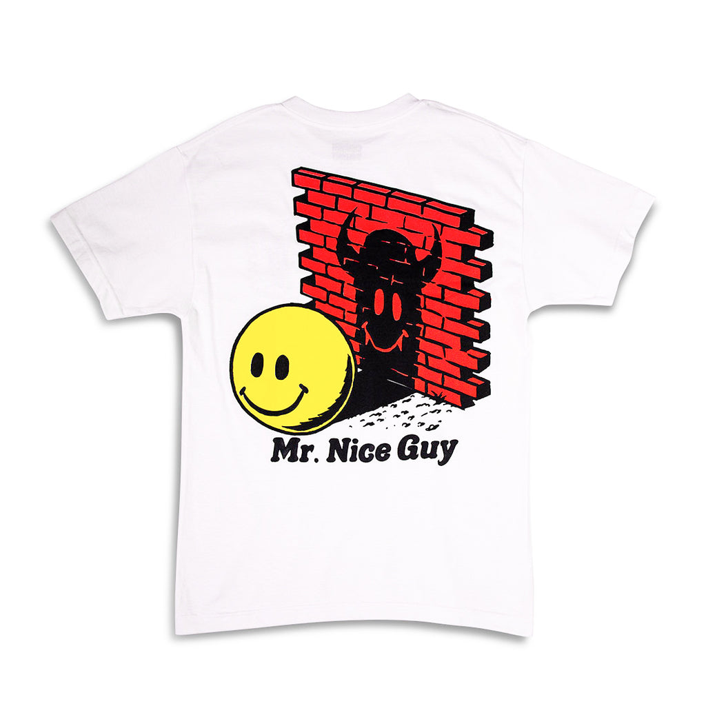 MARKET Chinatown Smiley Find The Light Tee White MEDIUM